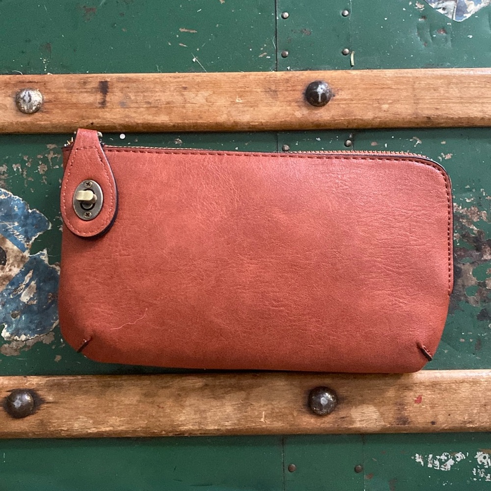 Vegan Clutch